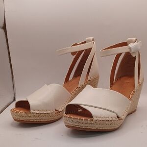 NEW Gentle Souls Charli X Band Buckle Sandle 3" Wedge-Off White Women Size 7 US
